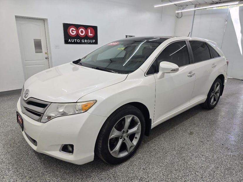 2015 Toyota Venza - Image 1