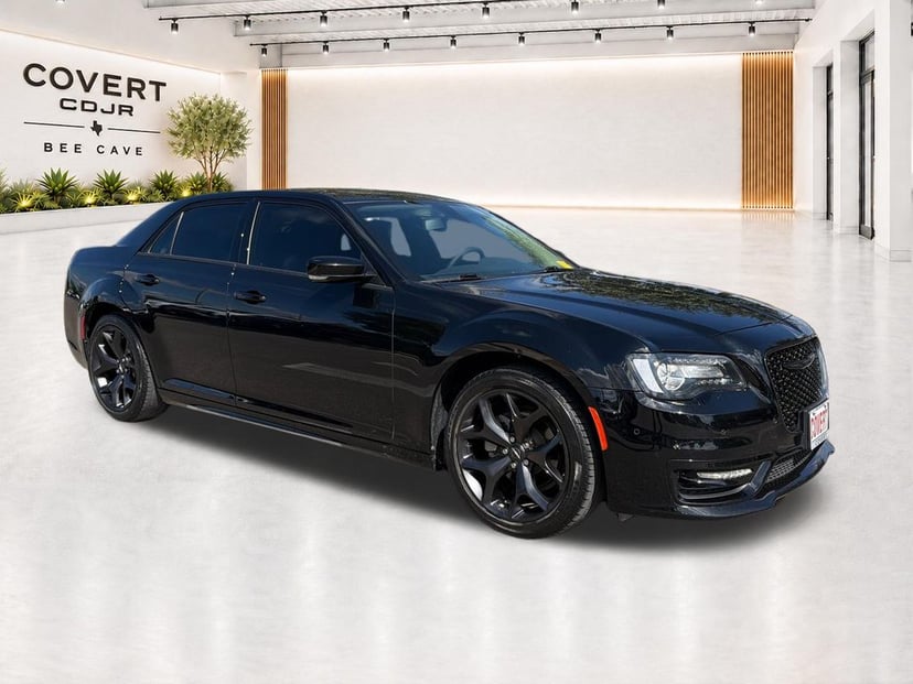 2023 Chrysler 300 - Image 1