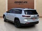 2022 Jeep Grand Cherokee L - Preview 3