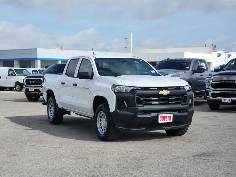 2025 Chevrolet Colorado - Image 3