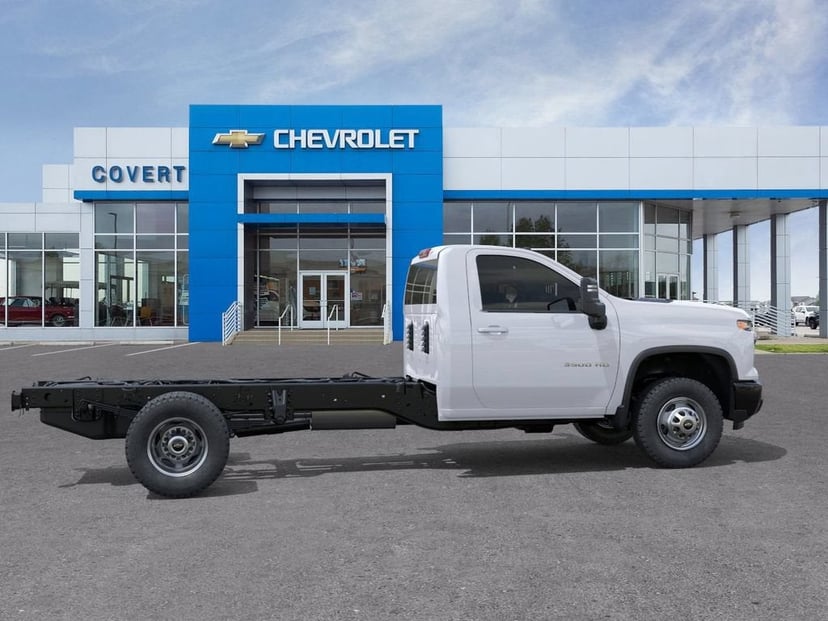 2026 Chevrolet Silverado 3500 HD - Image 2