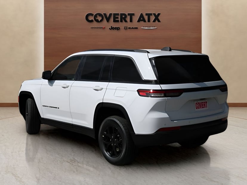 2026 Jeep Grand Cherokee Altitude - Image 3