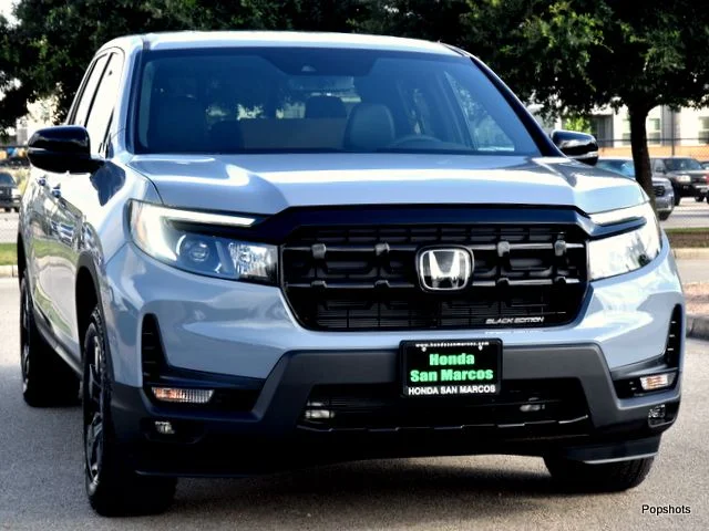 2026 Honda Ridgeline Black Edition 4D Crew Cab Gray Pearl - Image 2