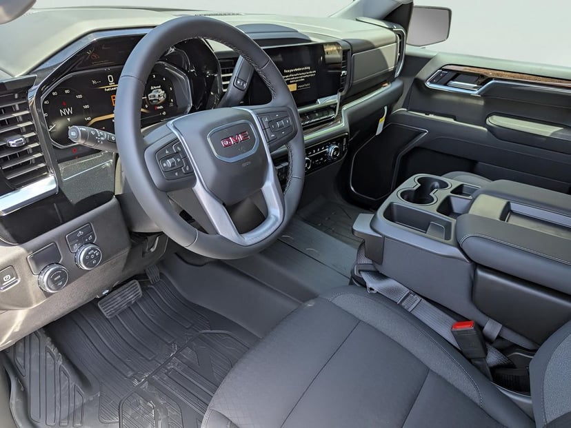 2026 GMC Sierra 1500 - Image 2