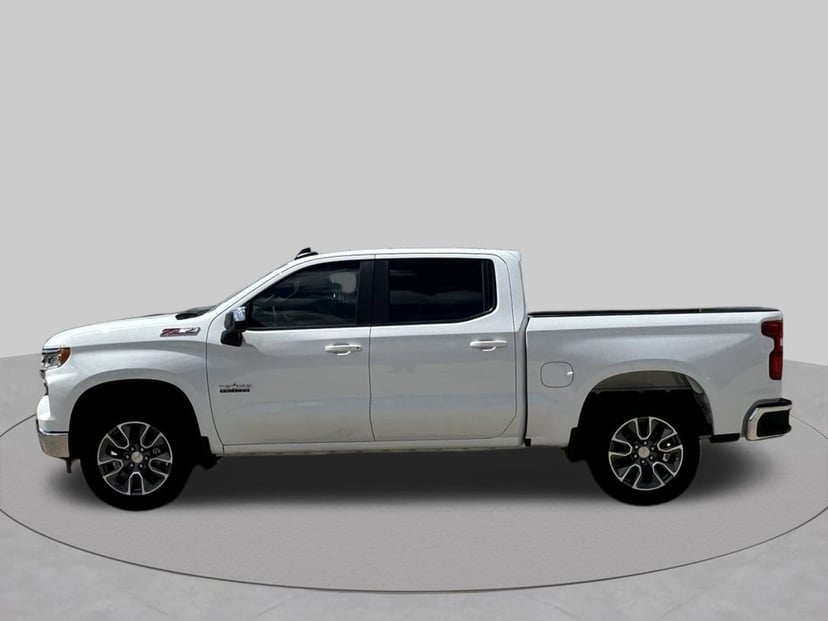2026 Chevrolet Silverado 1500 - Image 2