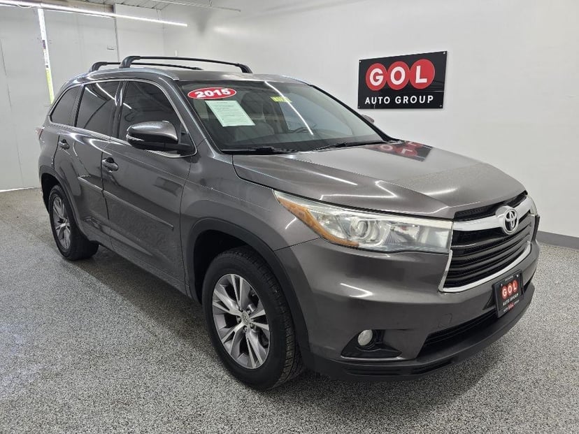 2015 Toyota Highlander - Image 1