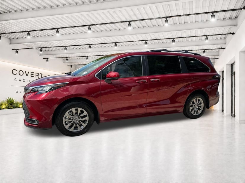 2025 Toyota Sienna - Image 2