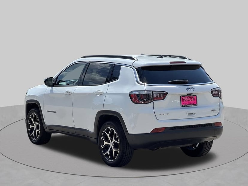 2024 Jeep Compass - Image 3