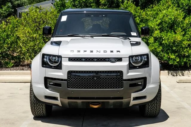 2026 Land Rover Defender - Image 2