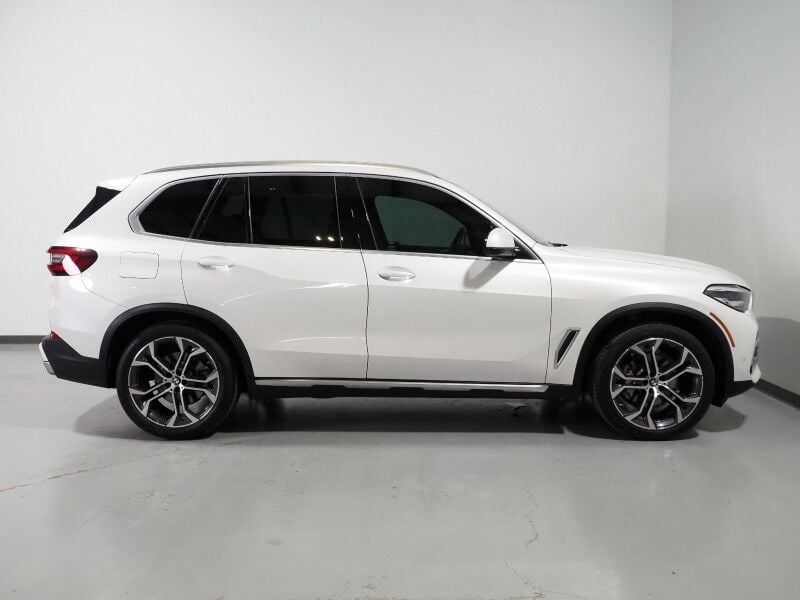 2023 BMW X5 sDrive40i - Image 3