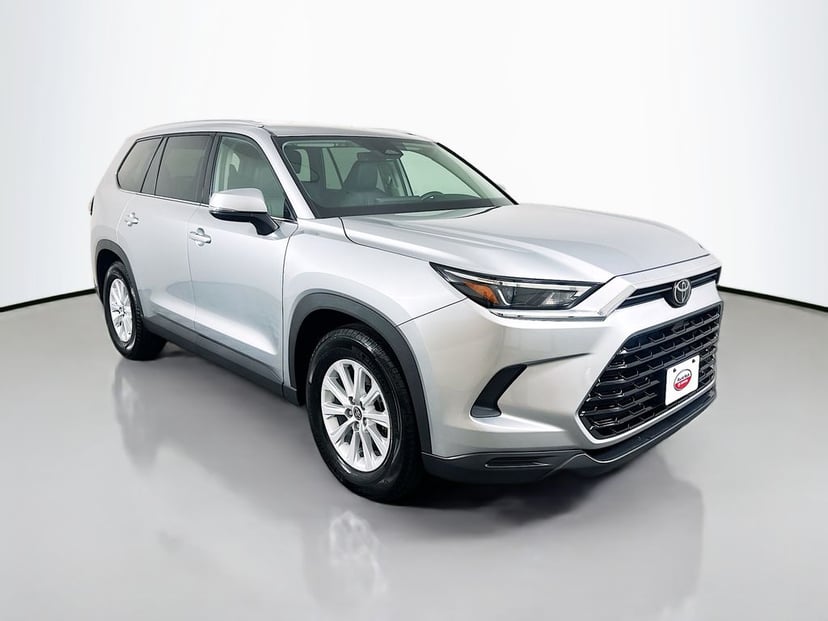 2025 Toyota Grand Highlander - Image 2