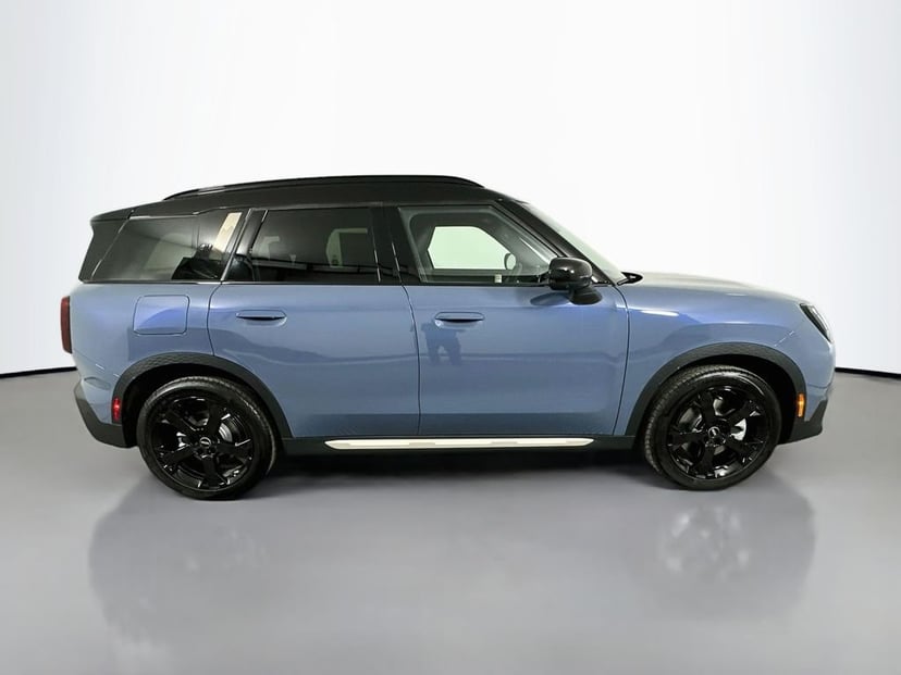 2027 MINI Countryman - Image 2