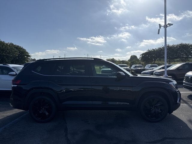 2026 Volkswagen Atlas - Image 2