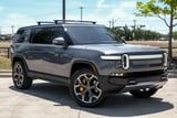 2023 Rivian R1S - Preview 6