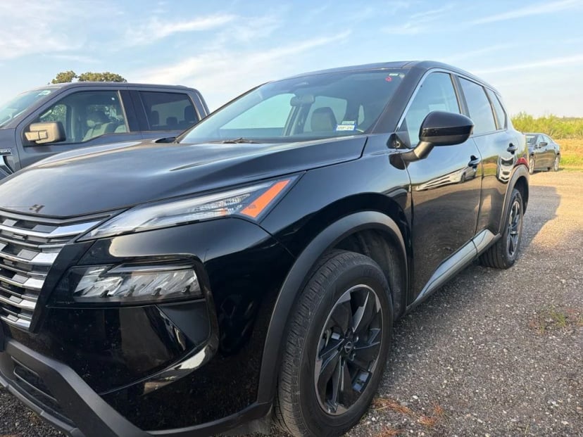 2025 Nissan Rogue - Image 1