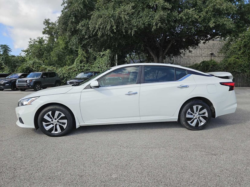 2019 Nissan Altima - Image 3
