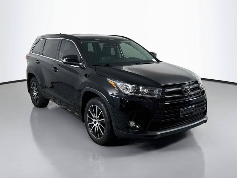 2018 Toyota Highlander - Image 1