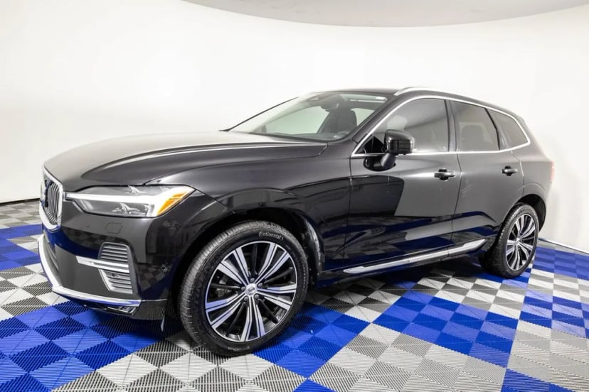 2023 Volvo XC60 - Image 3