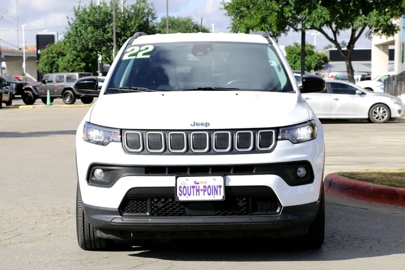 2022 Jeep Compass - Image 2