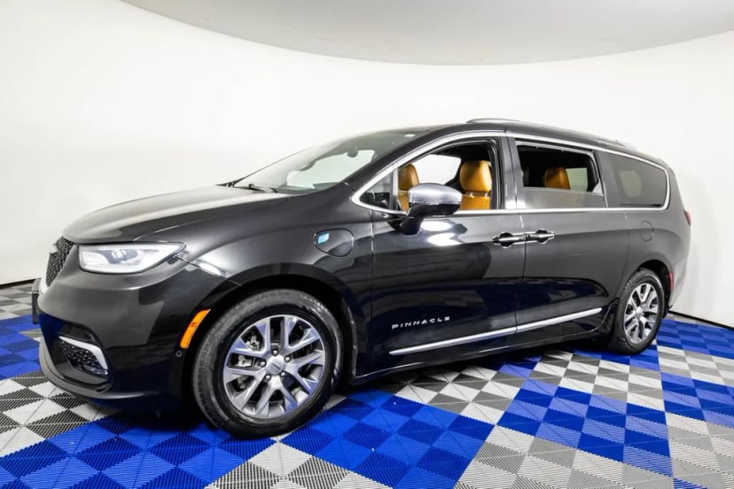2021 Chrysler Pacifica - Image 1