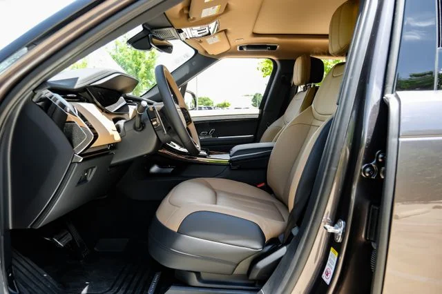 2026 Land Rover Range Rover Sport - Image 3