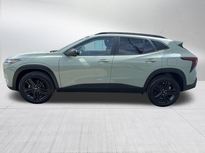 2025 Chevrolet Trax - Image 2