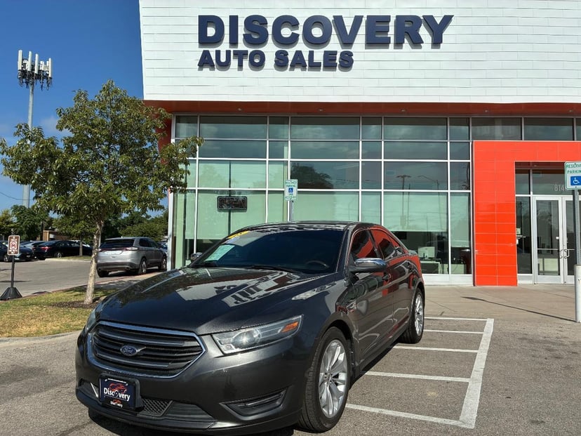 2018 Ford Taurus - Image 1