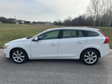 2016 Volvo V60 - Preview 2