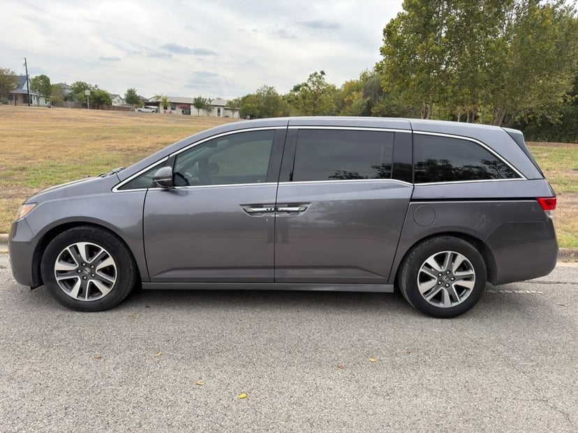 2015 Honda Odyssey - Image 1