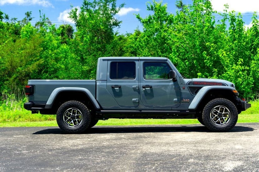 2026 Jeep Gladiator - Image 3