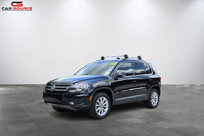2017 VOLKSWAGEN Tiguan - Image 1