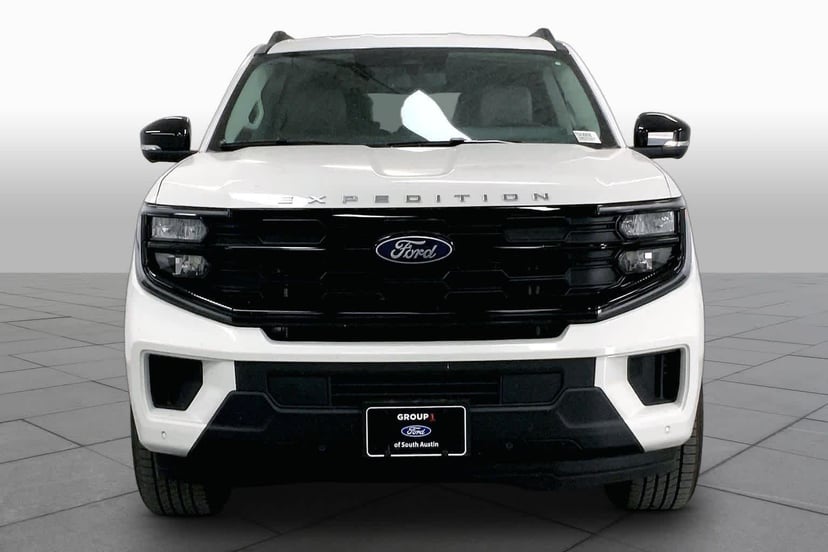 2026 Ford Expedition - Image 2