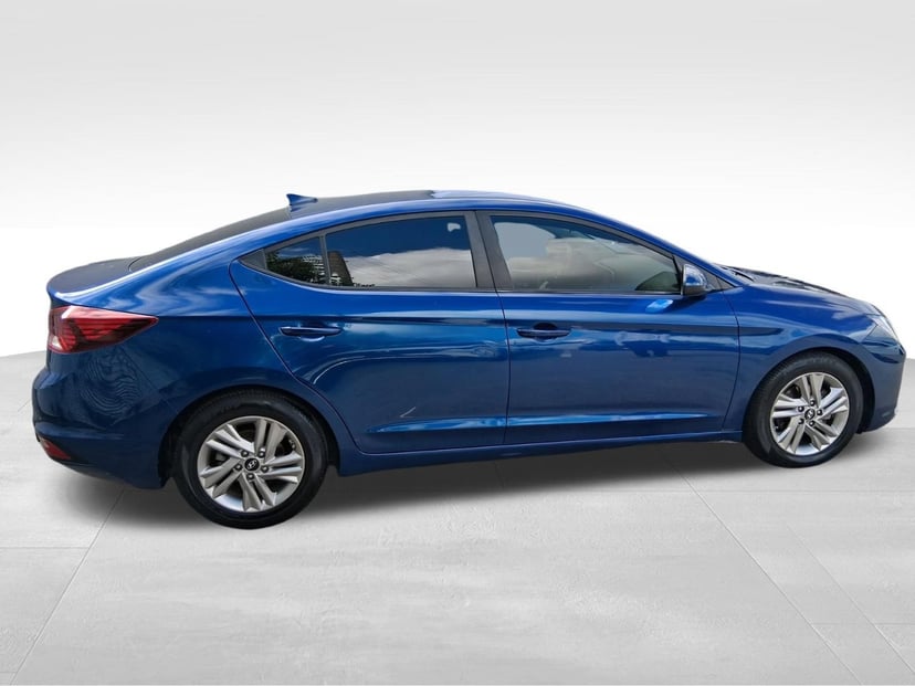 2019 Hyundai Elantra - Image 2