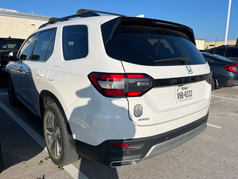 2025 Honda Pilot - Image 3