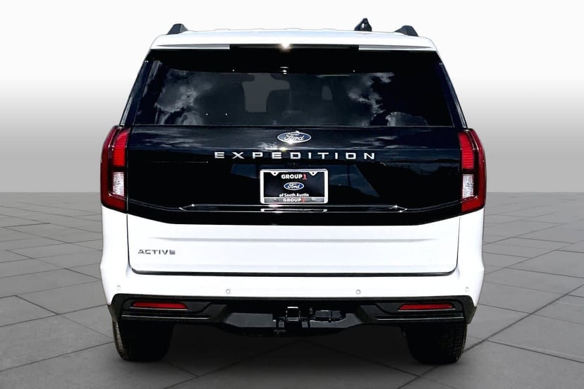 2025 Ford Expedition - Image 3