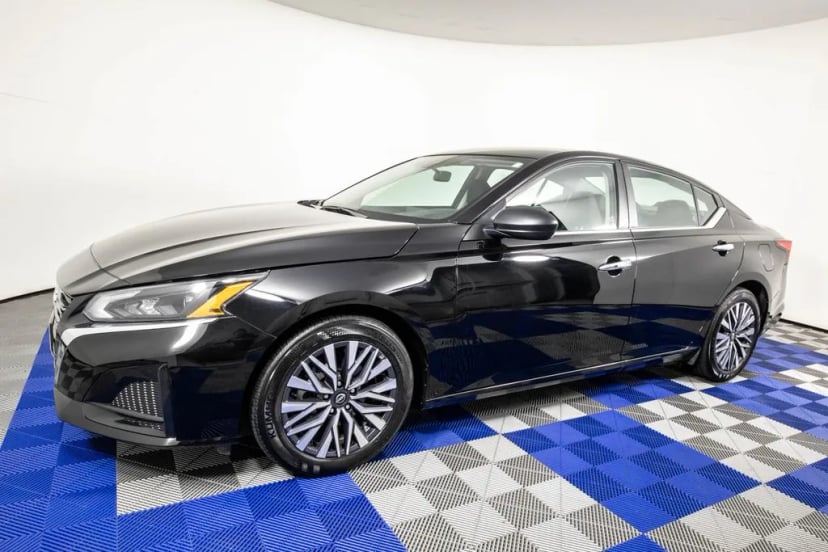 2025 Nissan Altima - Image 1