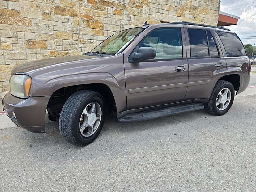 2008 Chevrolet Trailblazer - Image 1