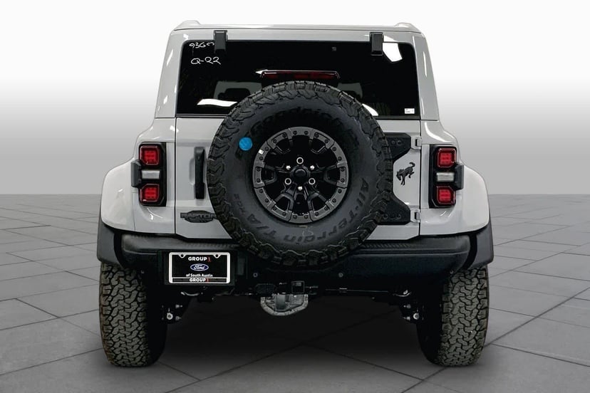 2026 Ford Bronco - Image 3