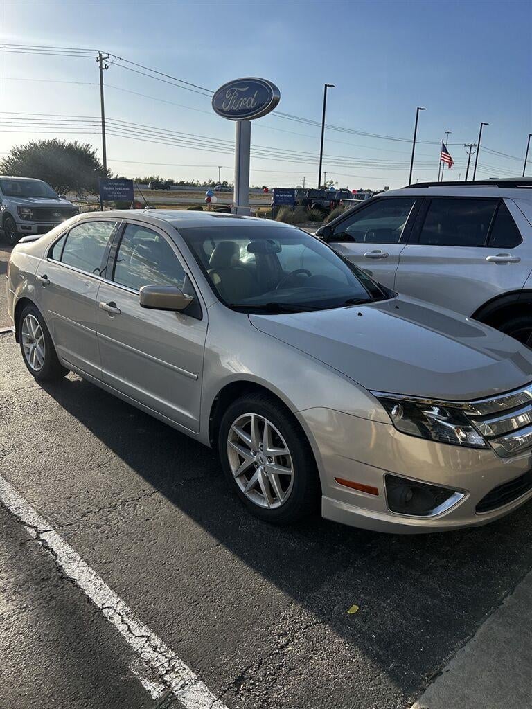 2010 Ford Fusion - Image 2