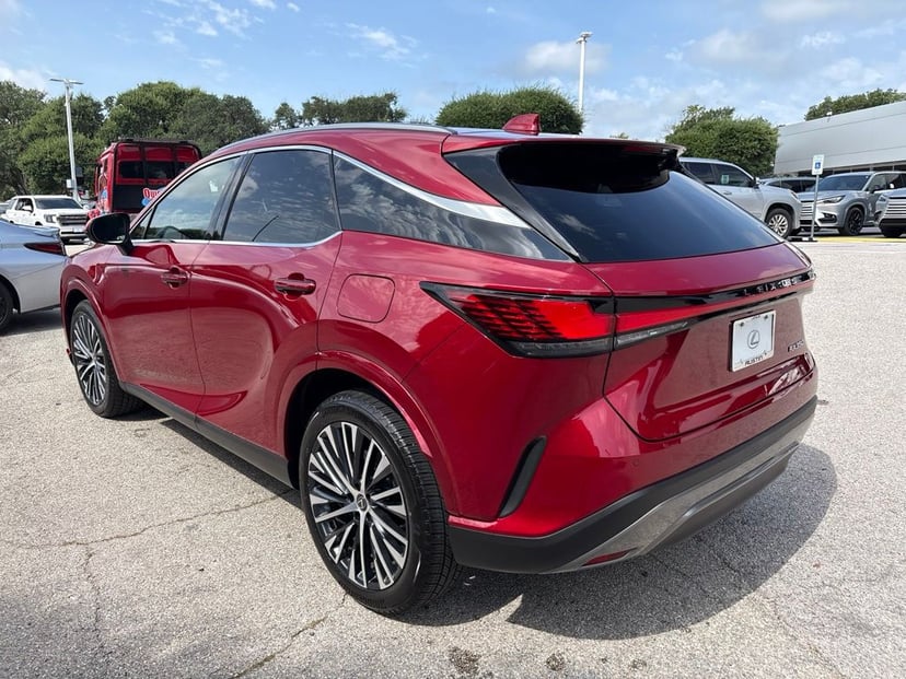 2025 Lexus RX - Image 3