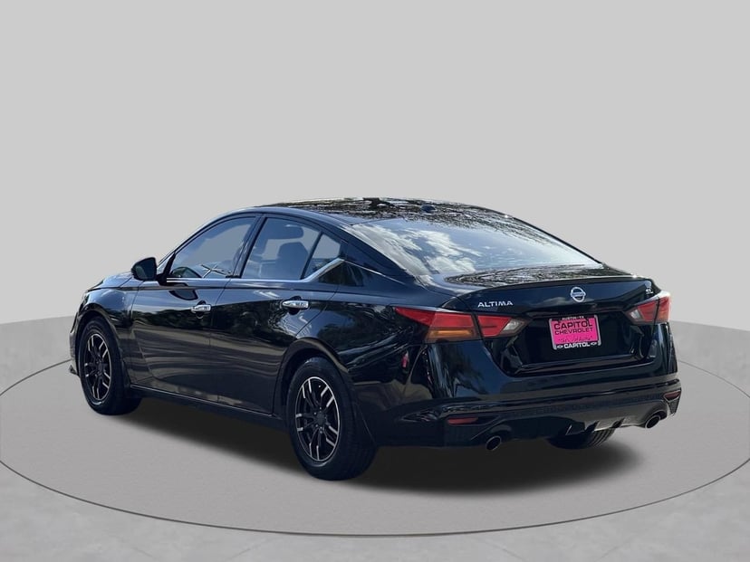 2019 Nissan Altima - Image 3