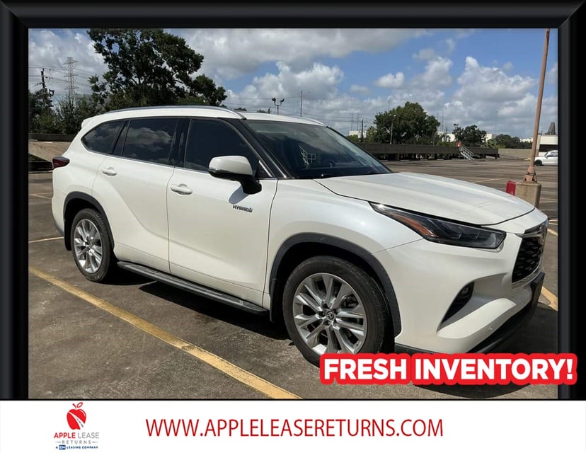 2021 Toyota Highlander - Image 1