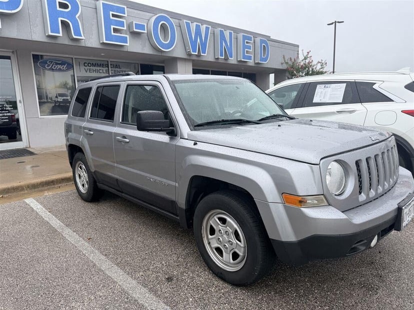 2016 Jeep Patriot - Image 1