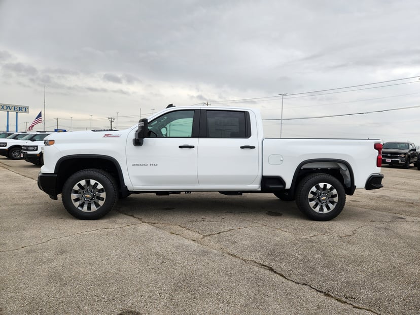 2026 Chevrolet Silverado HD - Image 2