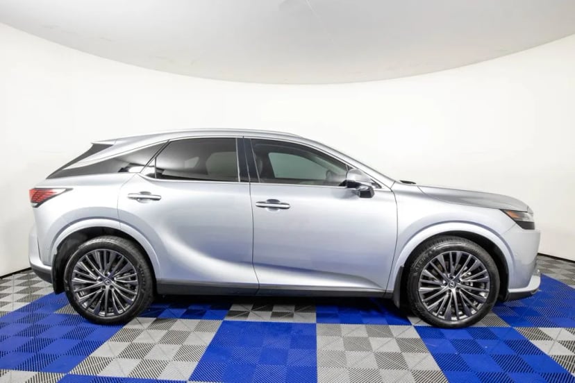 2024 Lexus RX - Image 3