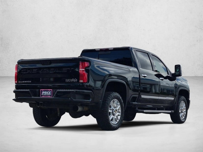 2024 Chevrolet Silverado HD - Image 3