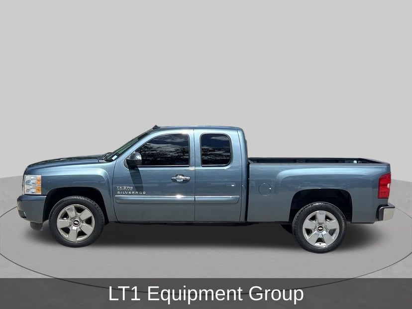 2011 Chevrolet Silverado 1500 - Image 2