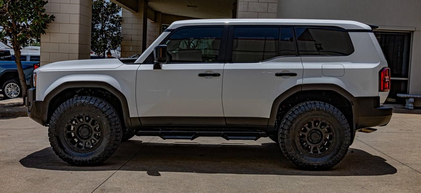 2024 Toyota Land Cruiser - Image 2