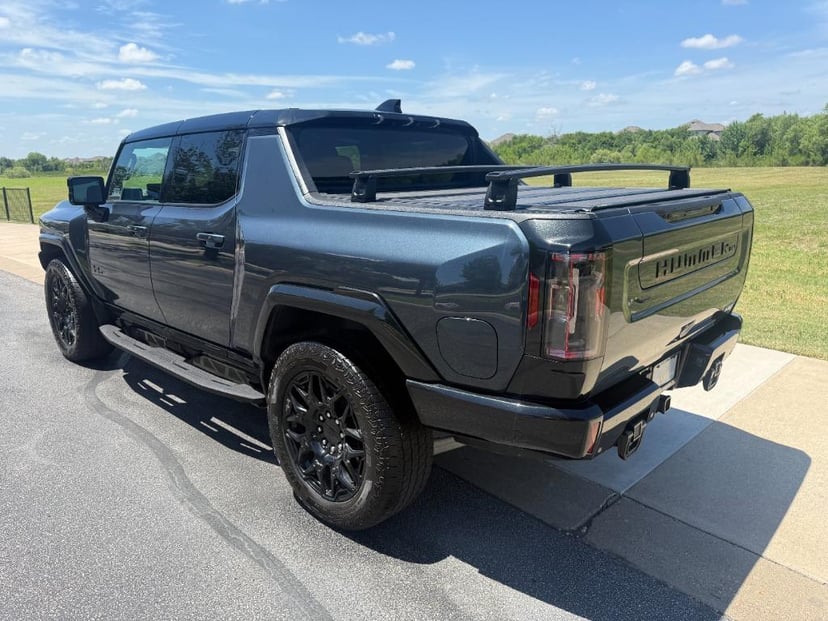 2025 GMC Hummer EV Pickup - Image 3