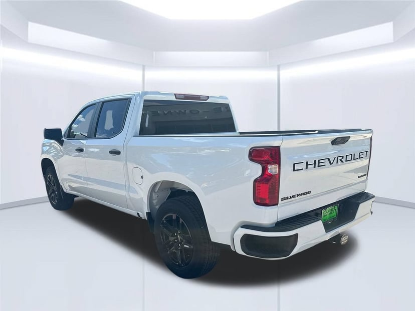 2026 Chevrolet Silverado 1500 - Image 3